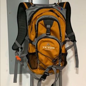 Teton Backpack (camelback pocket)